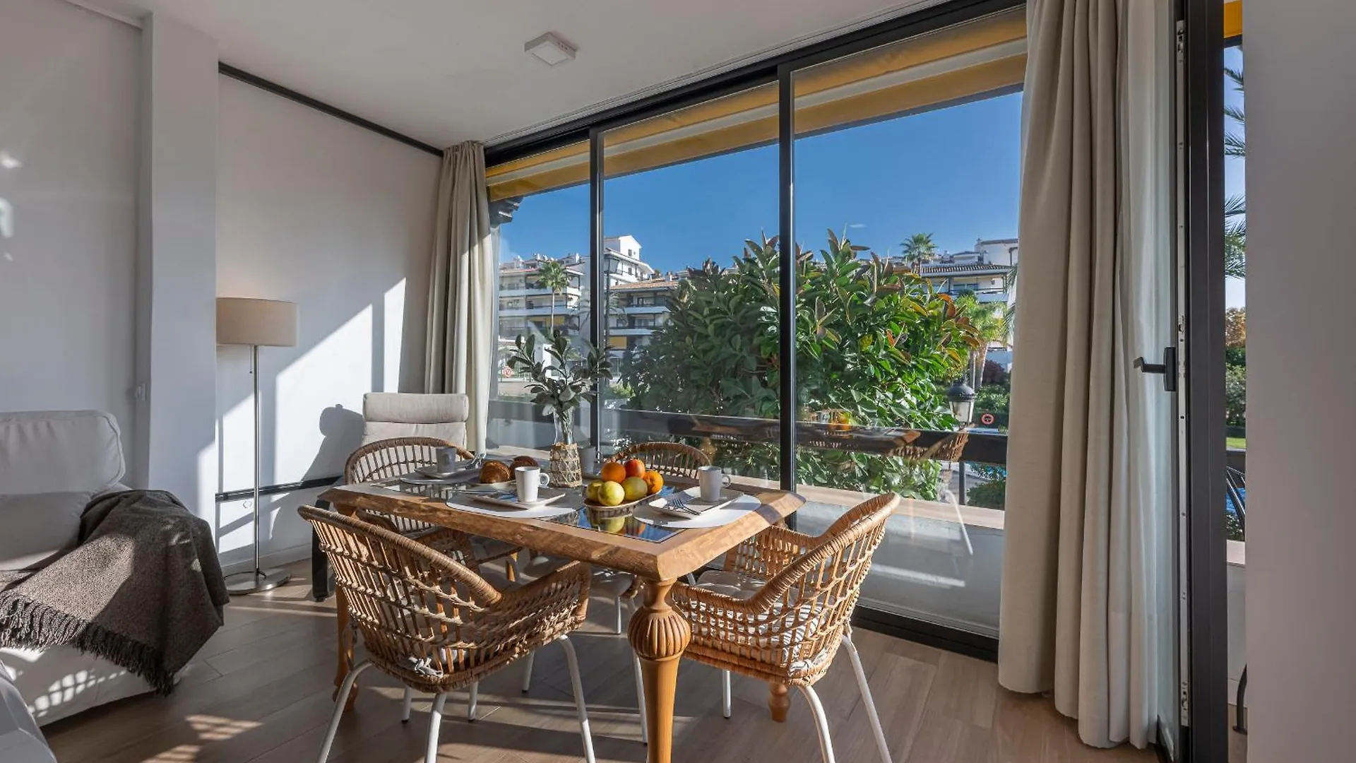 ✺Fenomenal Estudio En Milla De Oro✺Piscina✺Parking Marbella Apartament