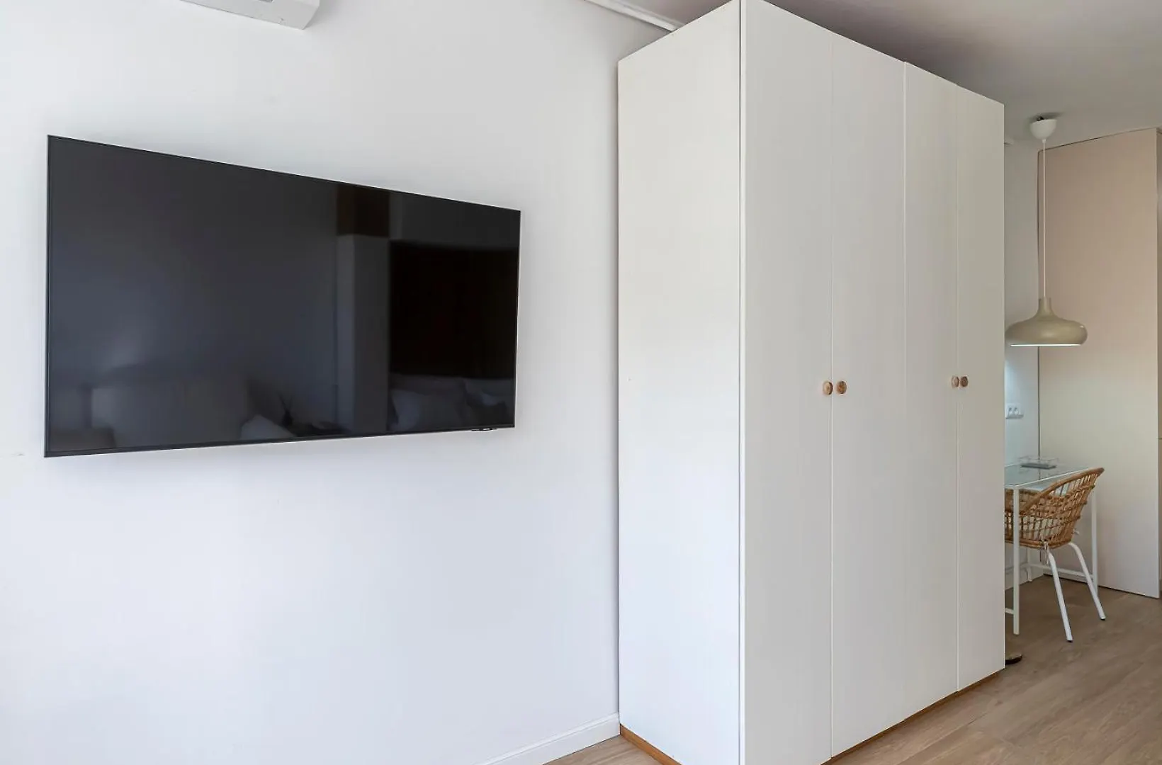 ✺Fenomenal Estudio En Milla De Oro✺Piscina✺Parking Marbella 0*,  Spain