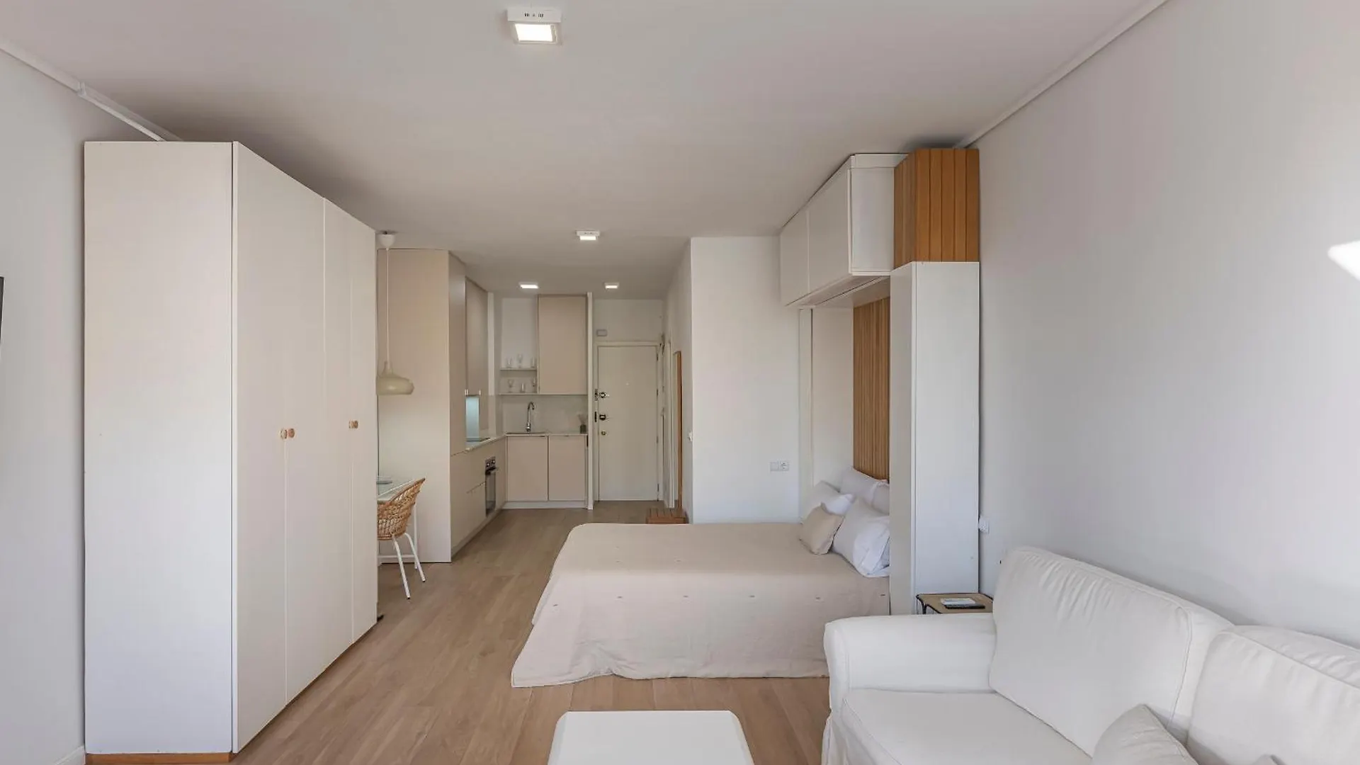 Apartment ✺Fenomenal Estudio En Milla De Oro✺Piscina✺Parking Marbella
