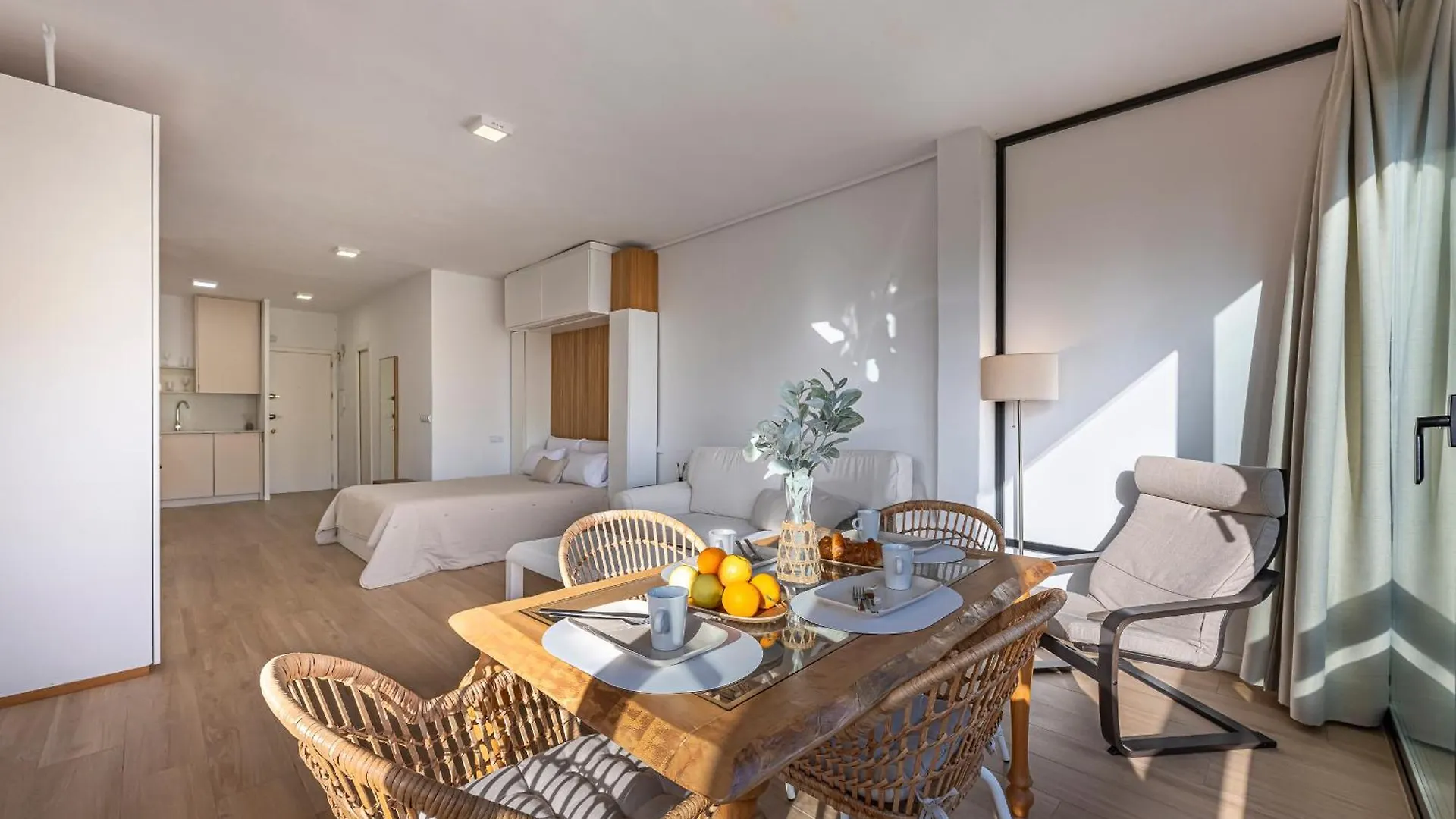 Apartment ✺Fenomenal Estudio En Milla De Oro✺Piscina✺Parking Marbella Spain