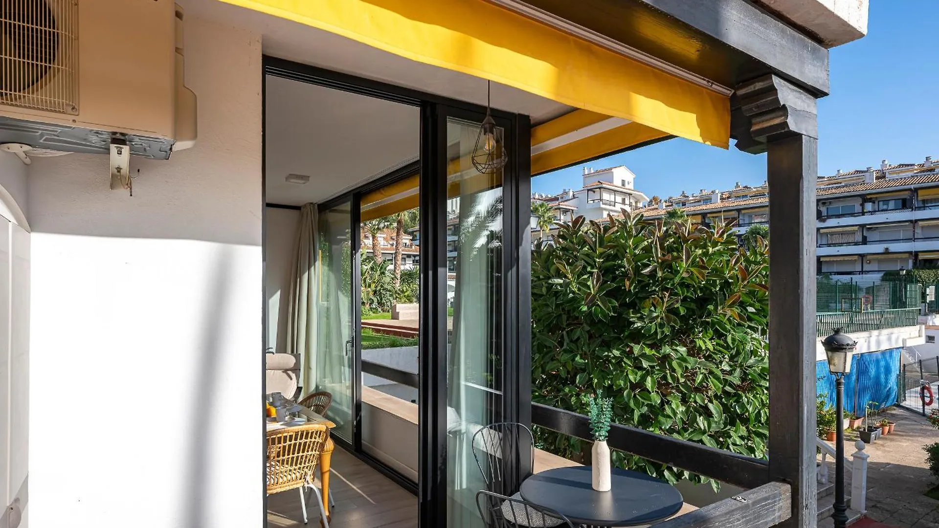 Apartment ✺Fenomenal Estudio En Milla De Oro✺Piscina✺Parking Marbella