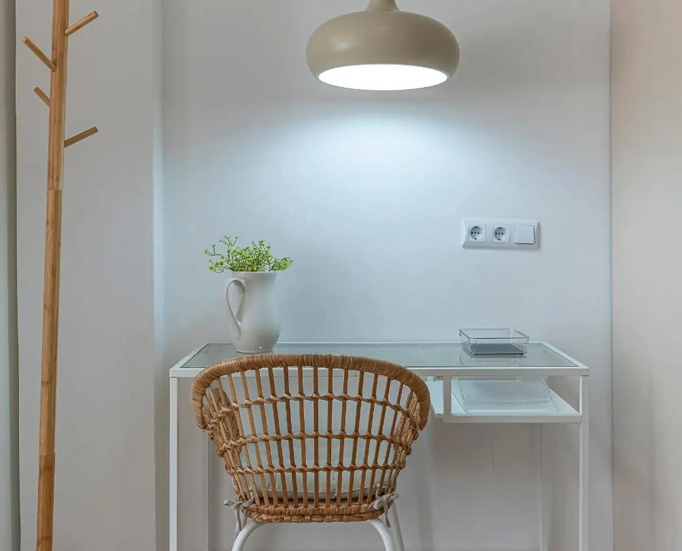 Apartment ✺Fenomenal Estudio En Milla De Oro✺Piscina✺Parking Marbella Spain