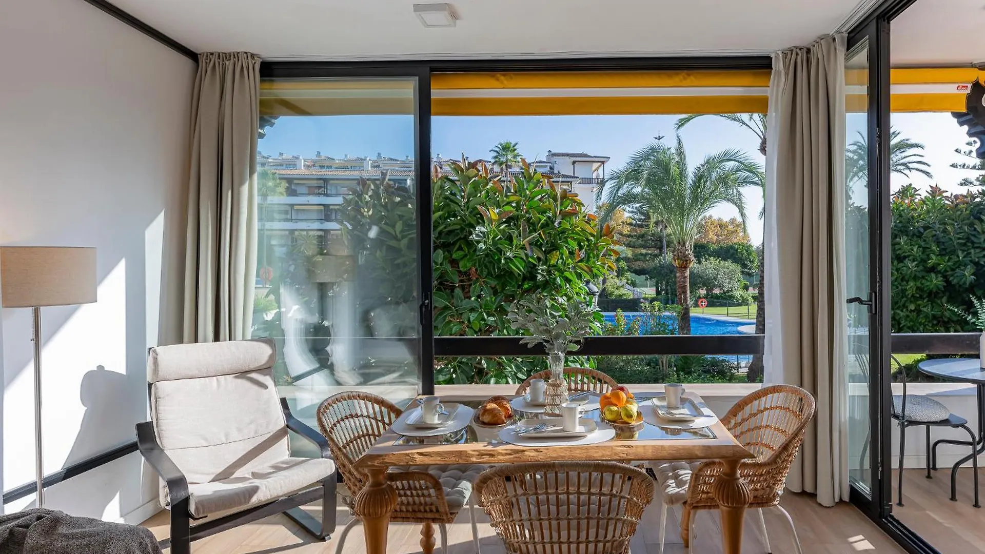 ✺Fenomenal Estudio En Milla De Oro✺Piscina✺Parking Marbella Spain