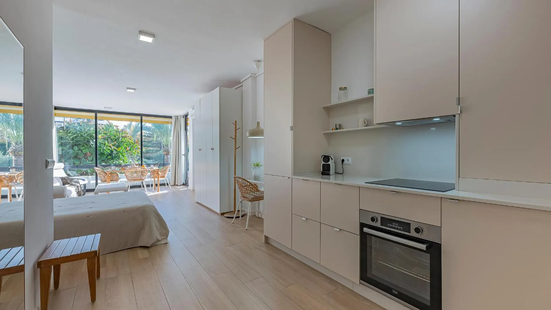 Apartment ✺Fenomenal Estudio En Milla De Oro✺Piscina✺Parking Marbella