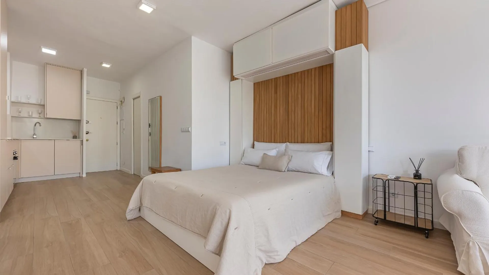 Apartment ✺Fenomenal Estudio En Milla De Oro✺Piscina✺Parking Marbella