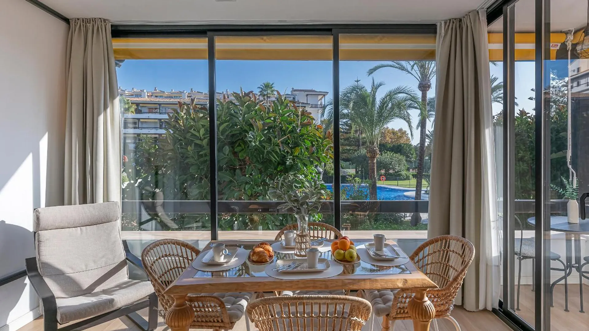 ✺Fenomenal Estudio En Milla De Oro✺Piscina✺Parking Marbella Spain