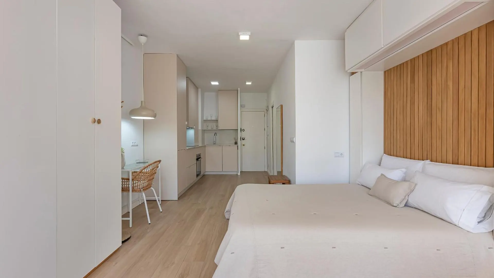 ✺Fenomenal Estudio En Milla De Oro✺Piscina✺Parking Marbella Spain